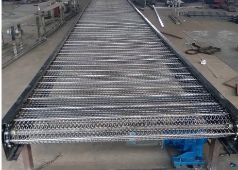 Vertical Cooling Conveyor System SS Chain Mesh Conveyor Belt Plain Weave Rustproof