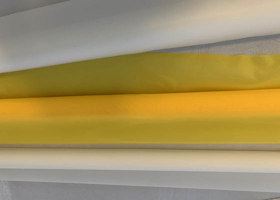 Cor amarela branca de nylon da malha 43t do rolo 110 de 100% para a impressão da camisa de T